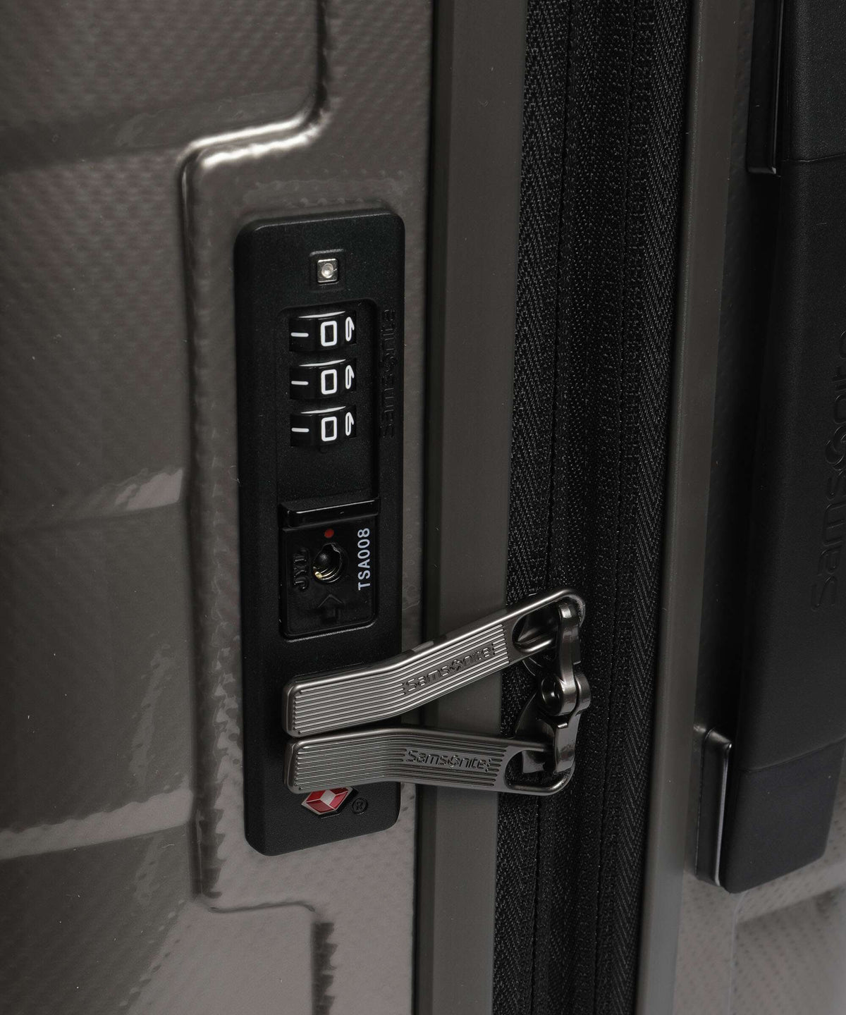 Samsonite Attrix EXP Spinner (4 wheels) dune