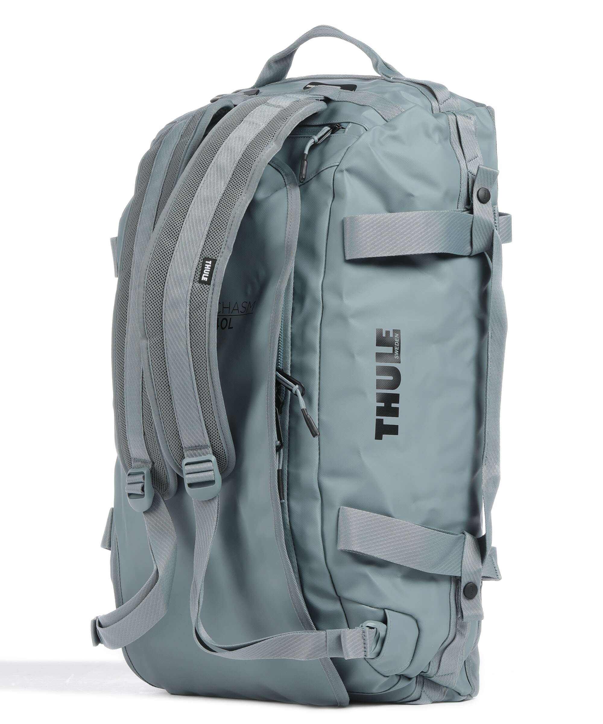Thule Chasm 40 Weekend bag pond