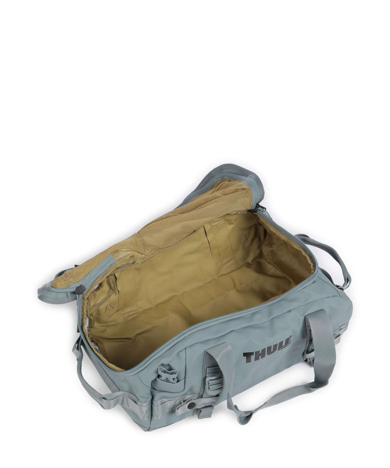 Thule Chasm 30 Weekend bag pond