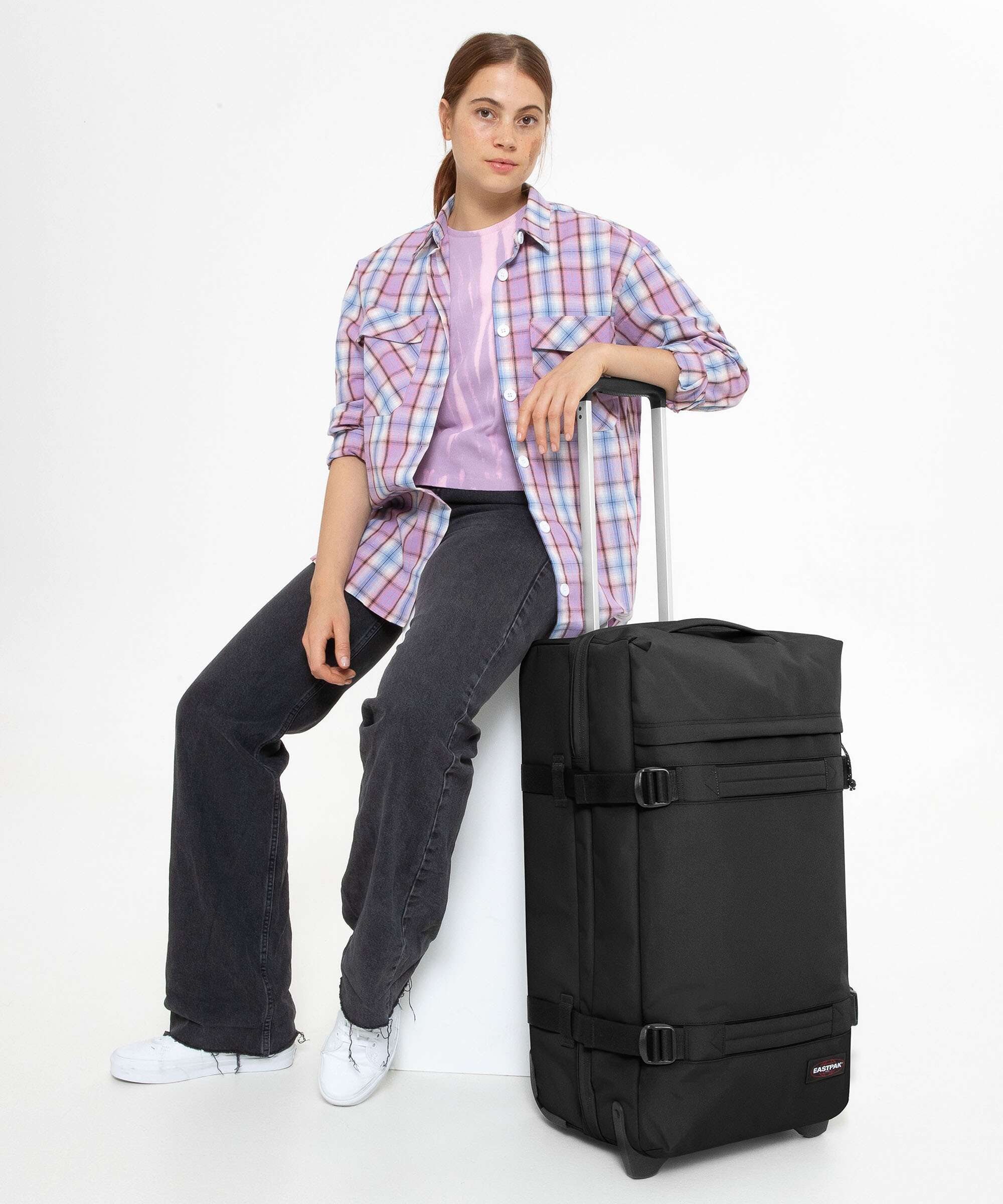 Eastpak Transit'R M Travel bag with wheels black