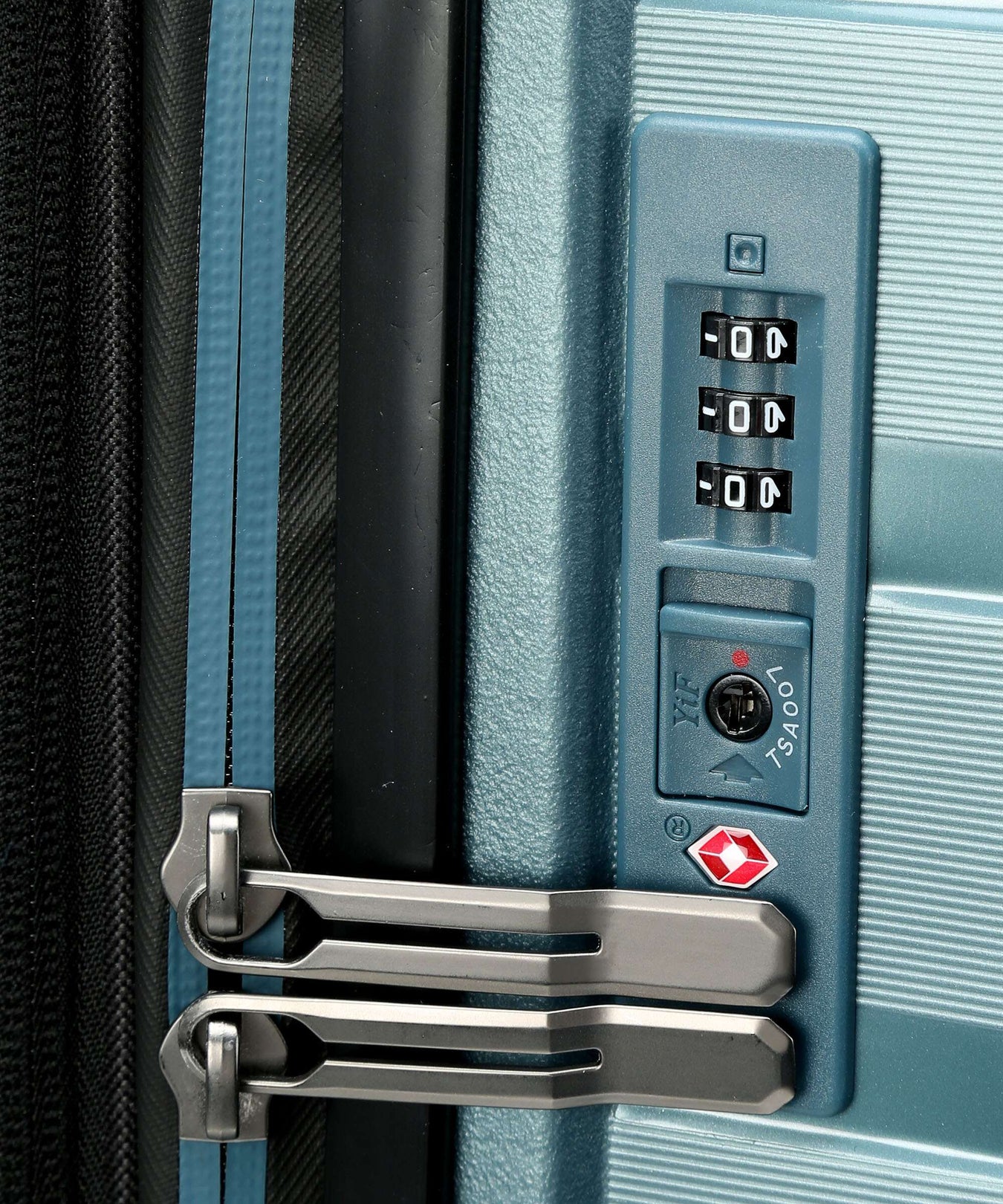 Travelite Air Base Spinner (4 wheels) eisblau