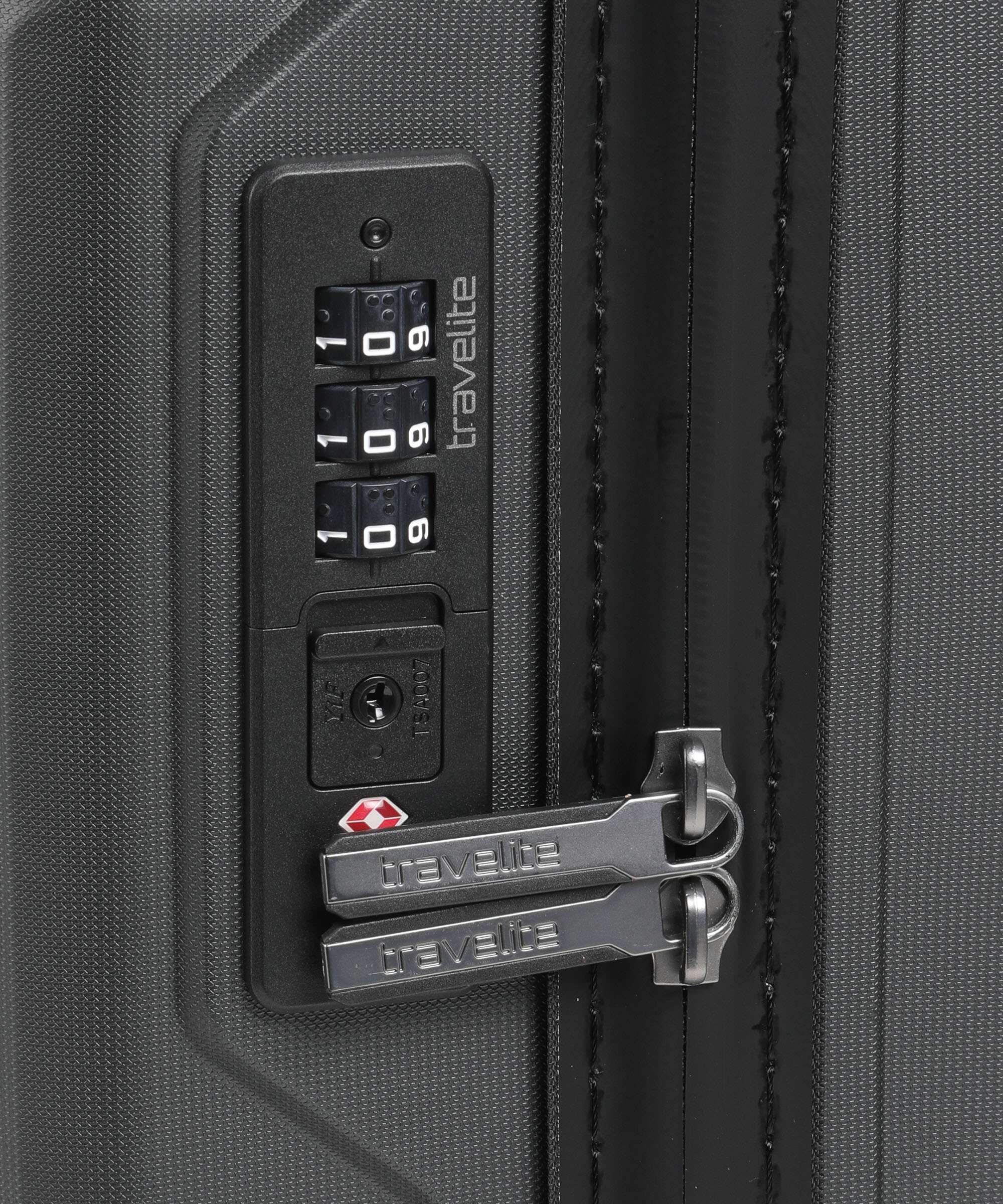 Travelite Elvaa S Spinner (4 wheels) schwarz