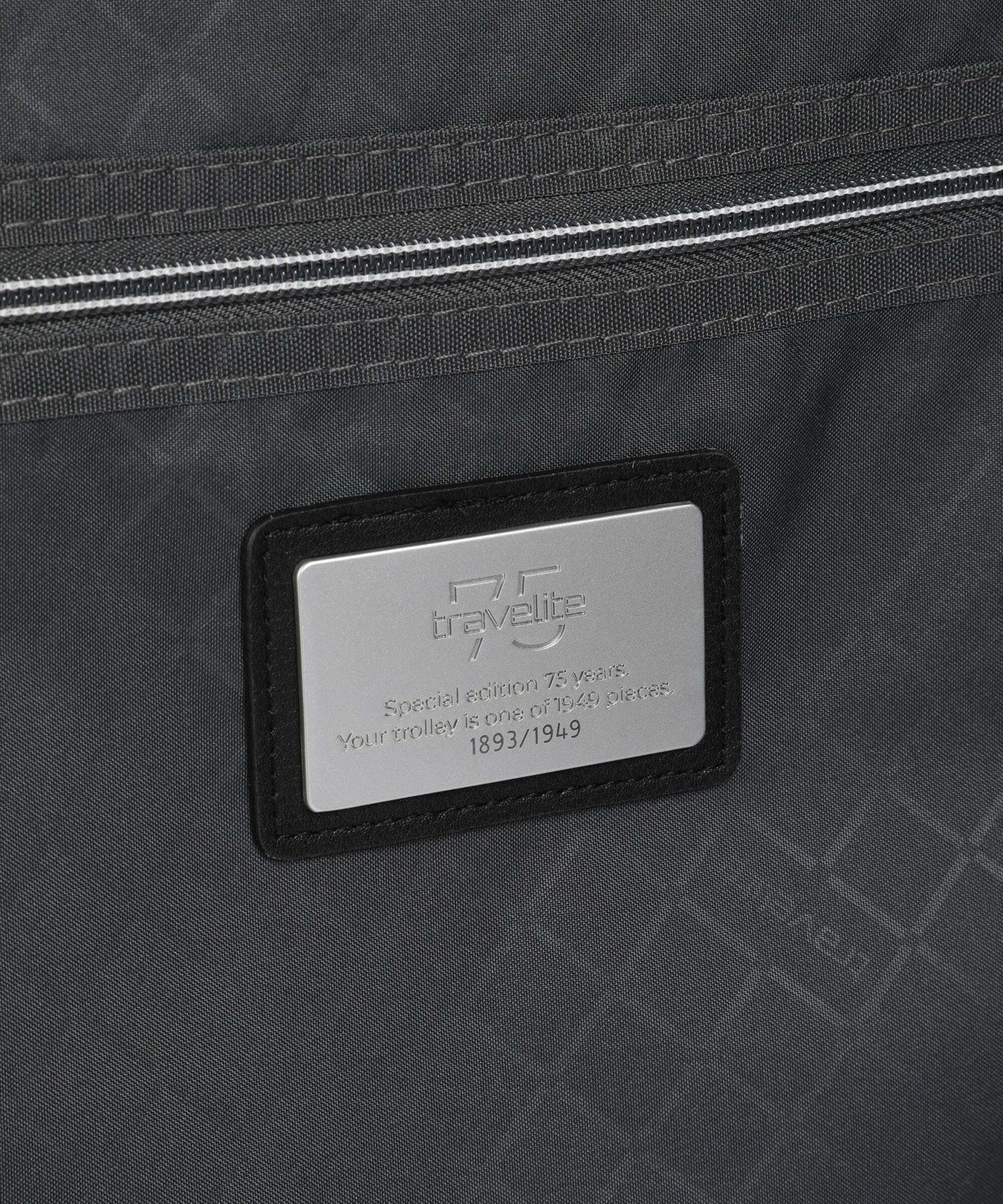 Travelite Next Spinner (4 wheels) silber/grün