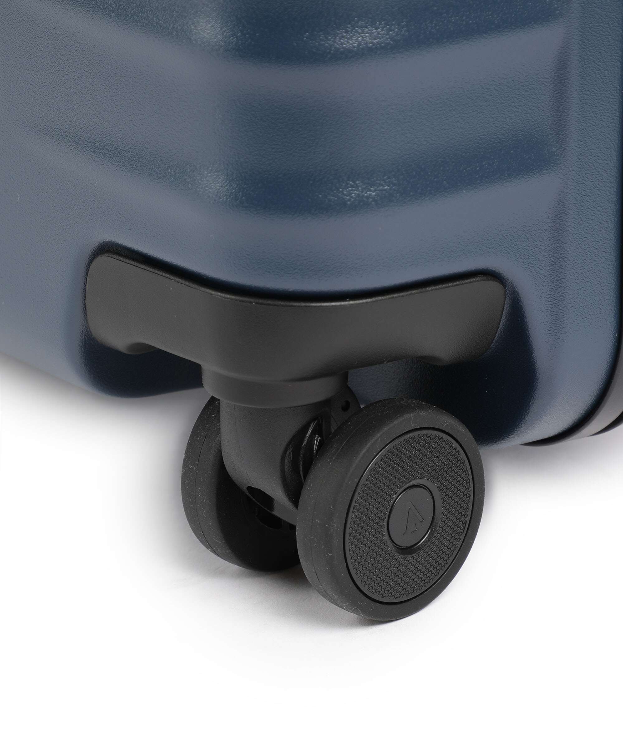 Titan Overseas Spinner (4 wheels) midnight blue