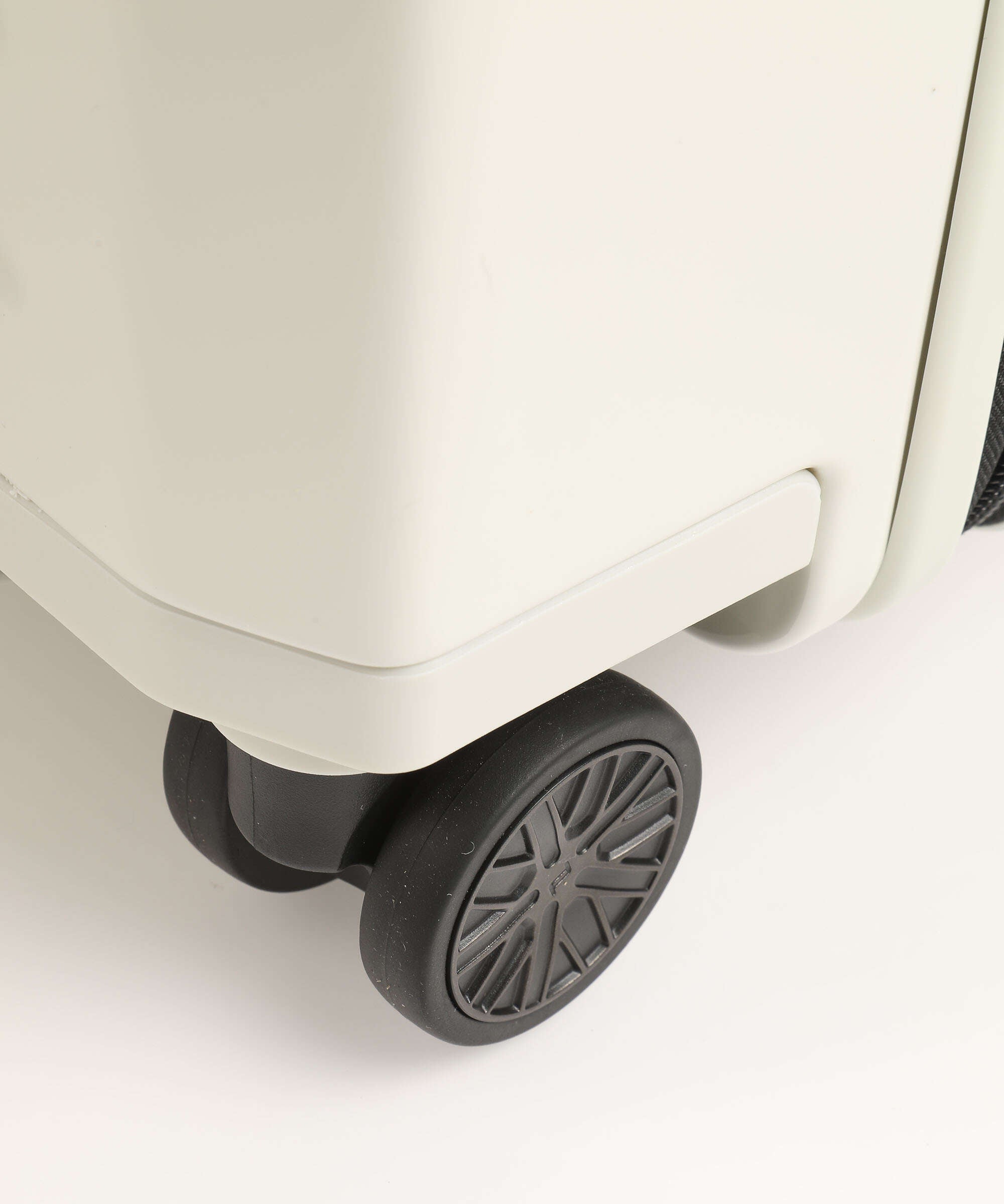 Porsche Design Roadster HC Spinner (4 wheels) white