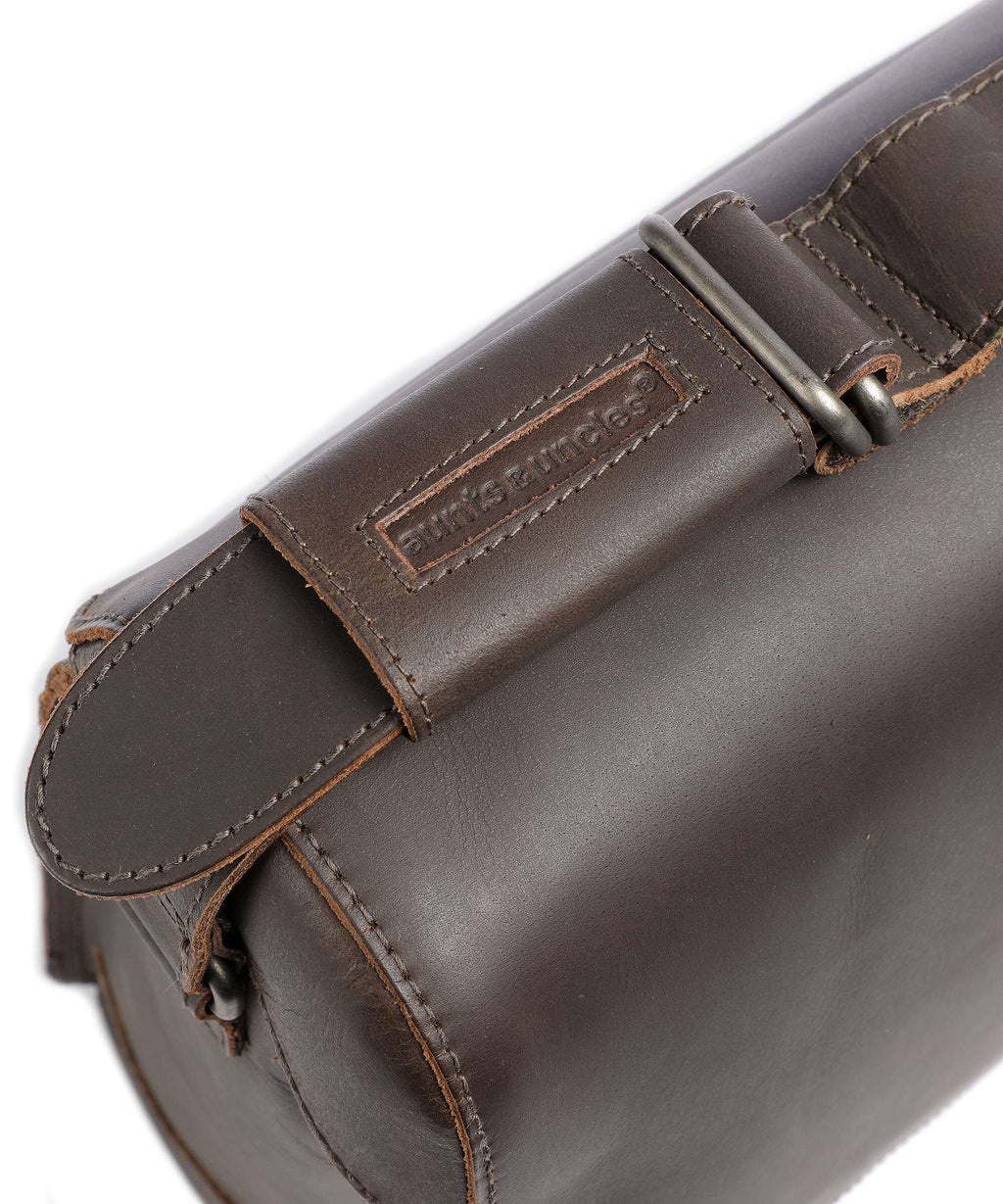 Aunts & Uncles Hunter Medium Judd Messenger bag vintage brown