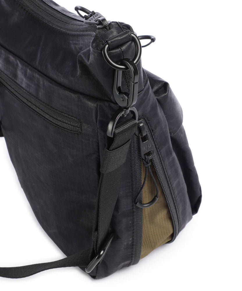 Aunts & Uncles Japan Yura Crossbody bag black