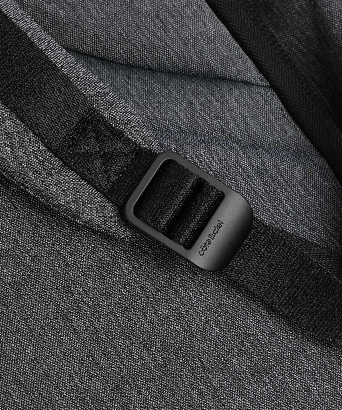 Côte&Ciel Smooth Isar Medium Backpack black melange