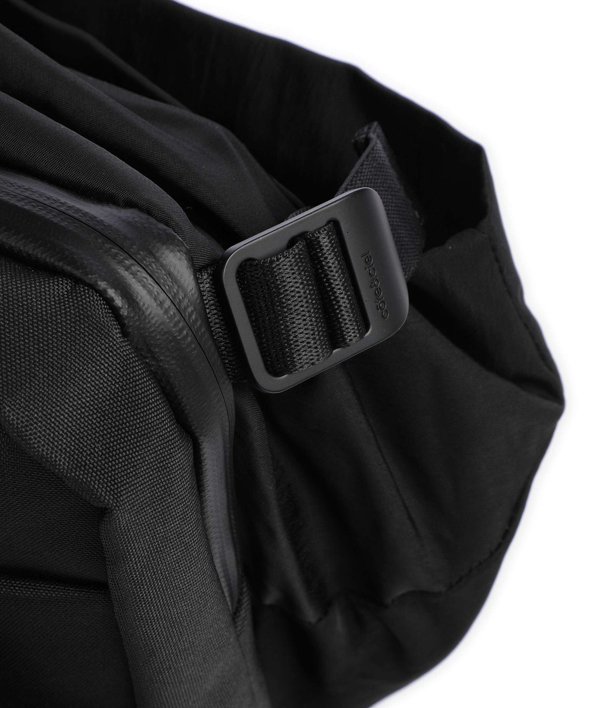 Côte&Ciel Riss Messenger bag black