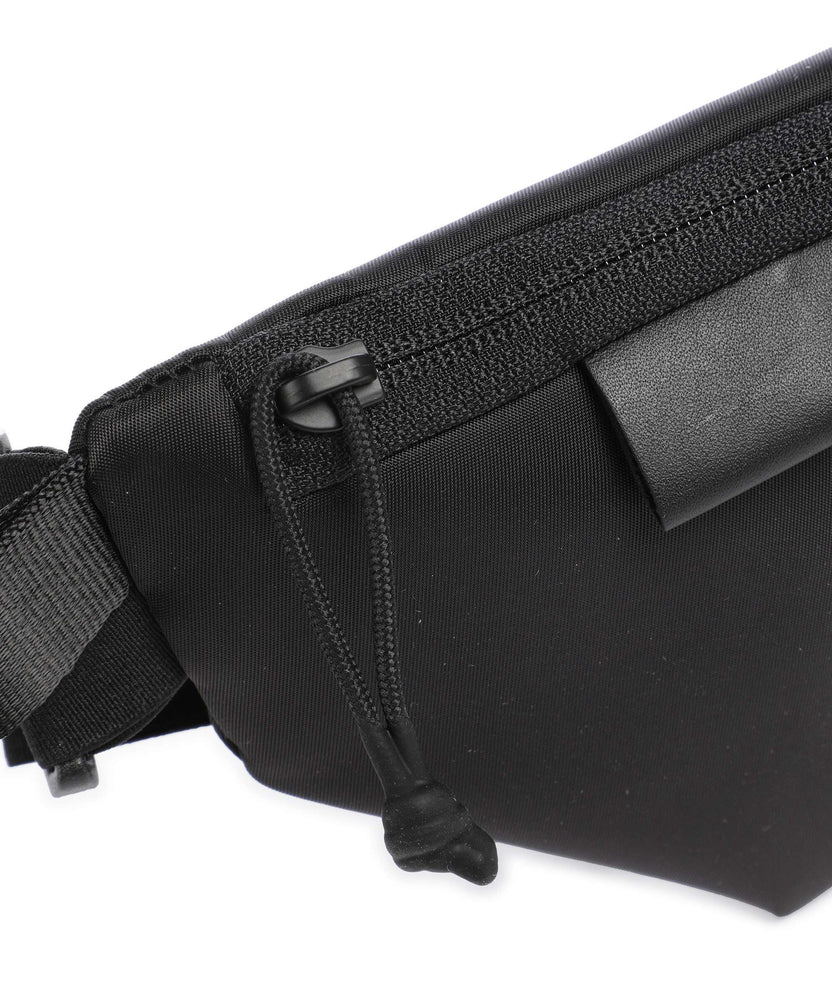 Côte&Ciel Sleek Isarau Fanny pack black