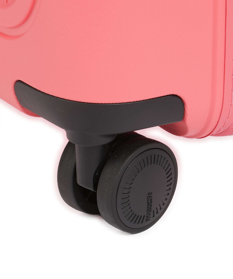 American Tourister Dashpop Disney Spinner (4 wheels) minnie pop letters