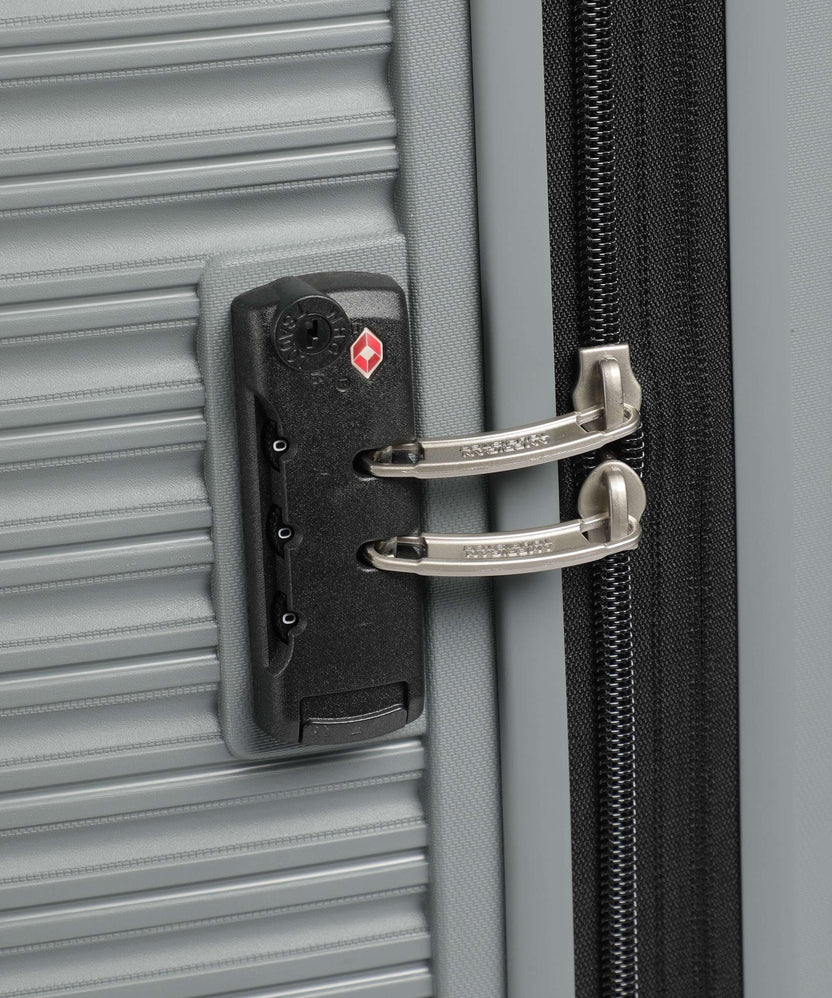 American Tourister Liftoff Suitcase set (4 wheels) charcoal grey