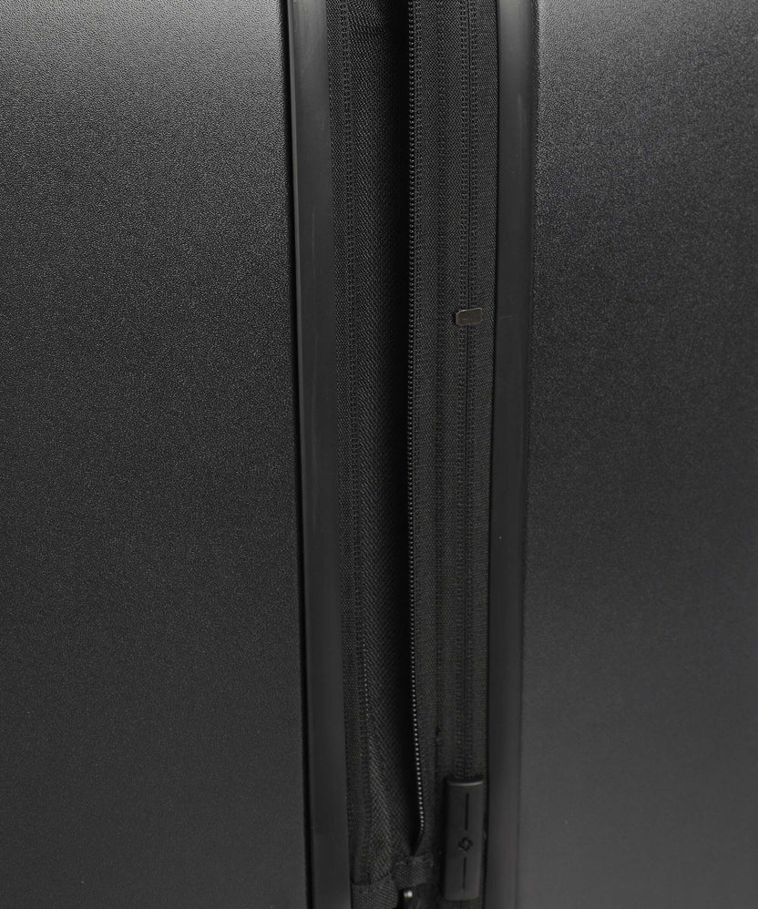 Samsonite Fyrm Spinner (4 wheels) graphite