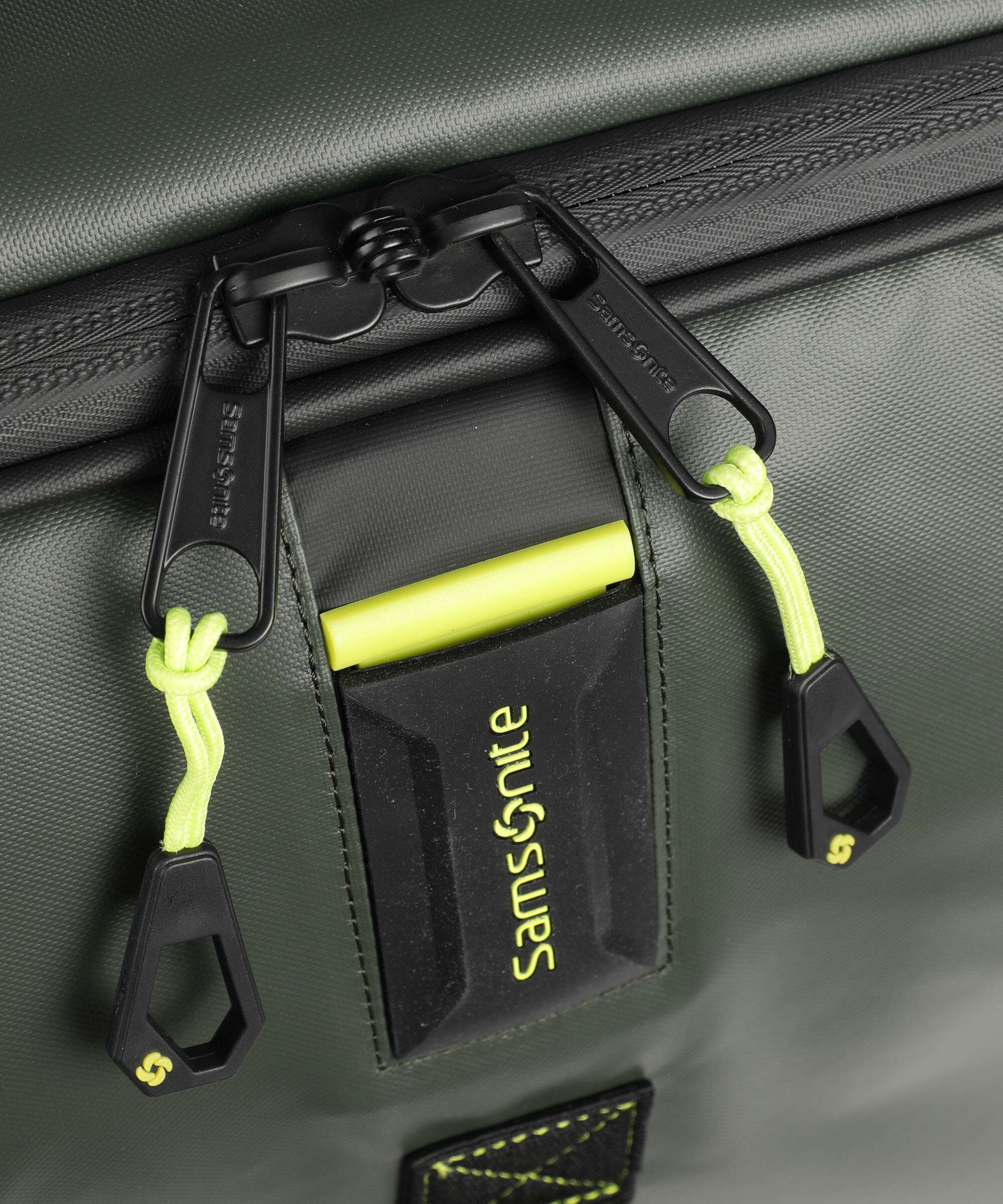 Samsonite Paradiver Light Spinner (4 wheels) jungle green