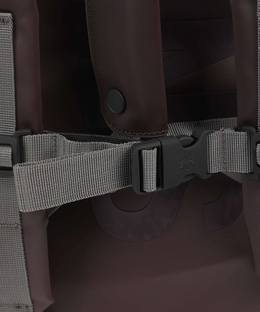 Rains Texel Small Travel bag depth