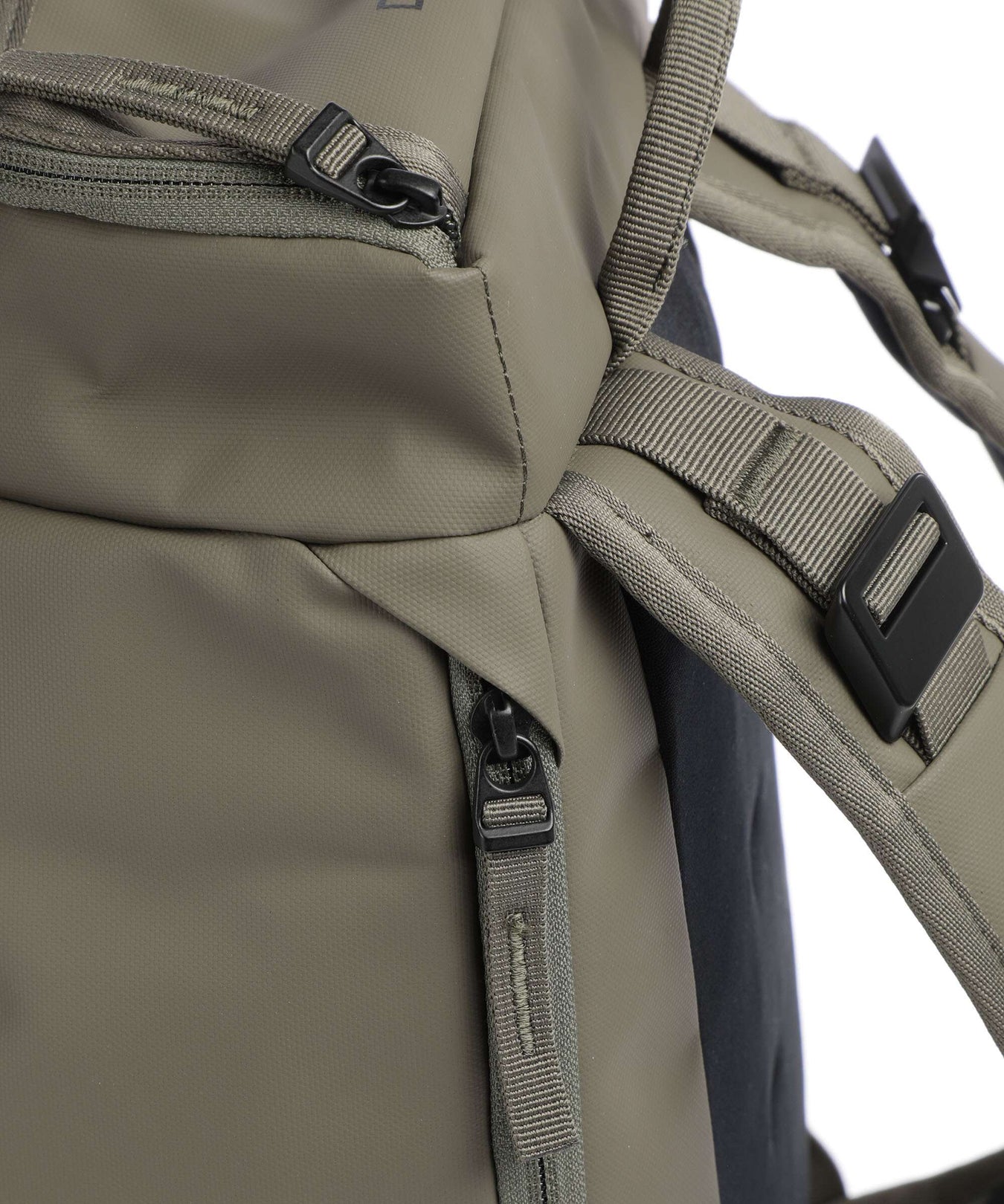 Db Hugger 20L Backpack moss green