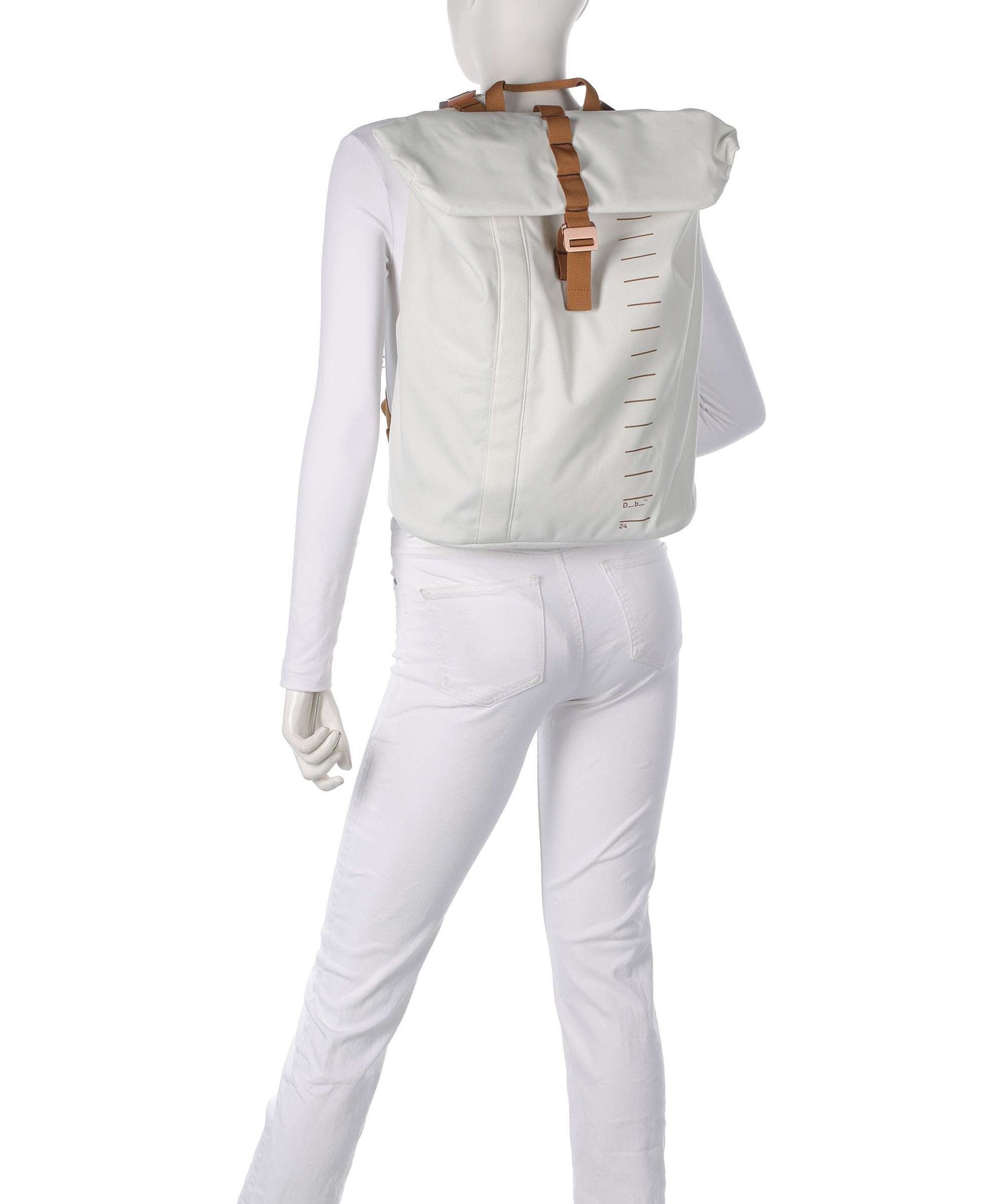 Db Essential 24 Backpack oatmilk