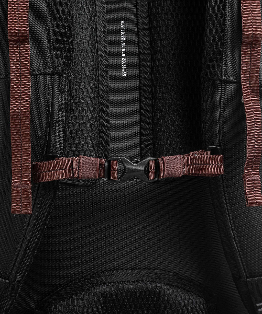 Sandqvist Hike Mountain Hiking backpack black