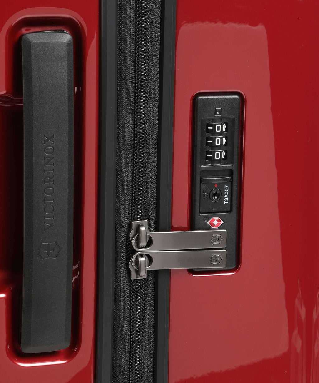 Victorinox Airox Medium Spinner (4 wheels) victorinox red