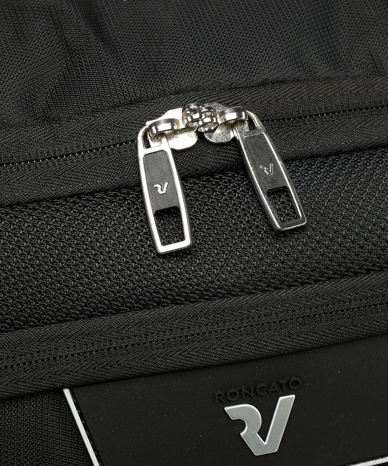 Roncato Joy Travel bag with wheels nero
