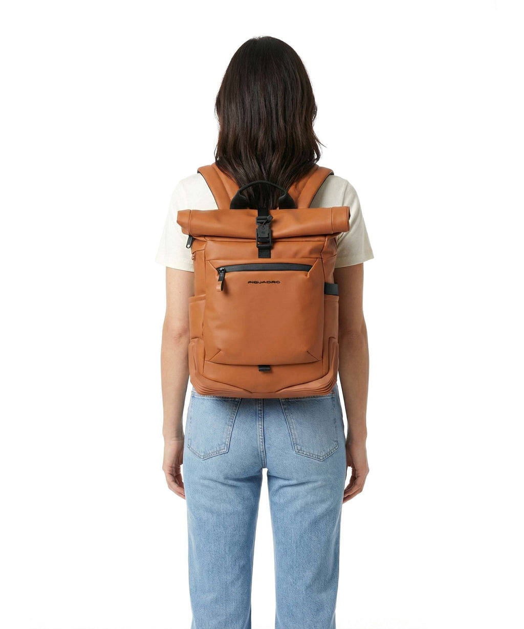 Piquadro Corner Special Rolltop backpack brique