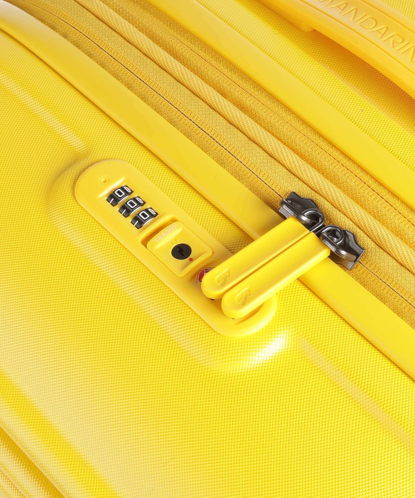 Mandarina Duck Logoduck+ Spinner (4 wheels) yellow