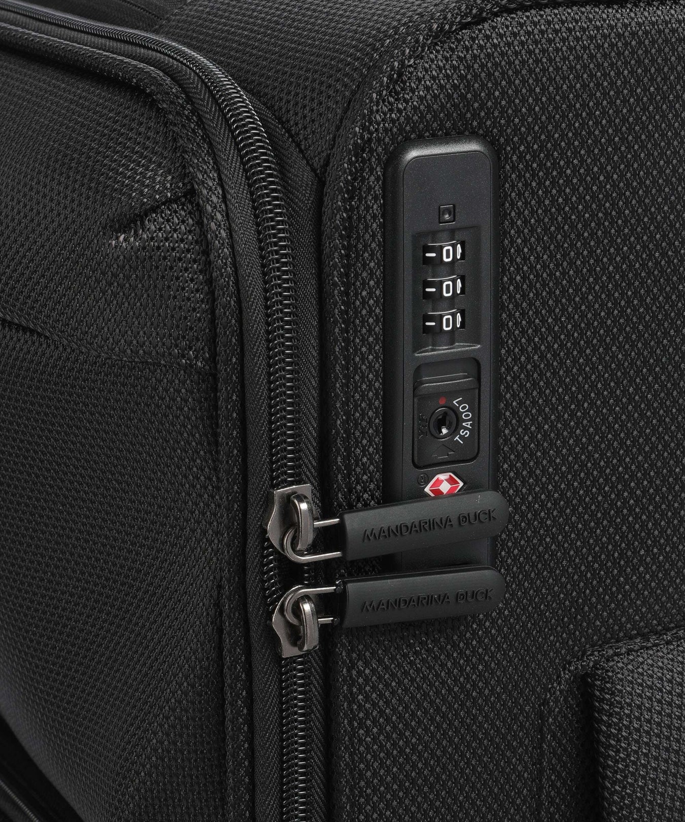 Mandarina Duck Zephyr Spinner (4 wheels) black