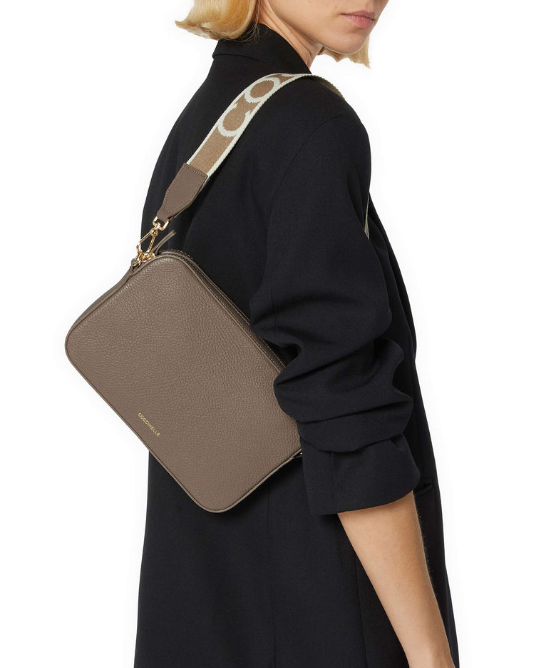 Coccinelle Tebe Shoulder bag warm taupe