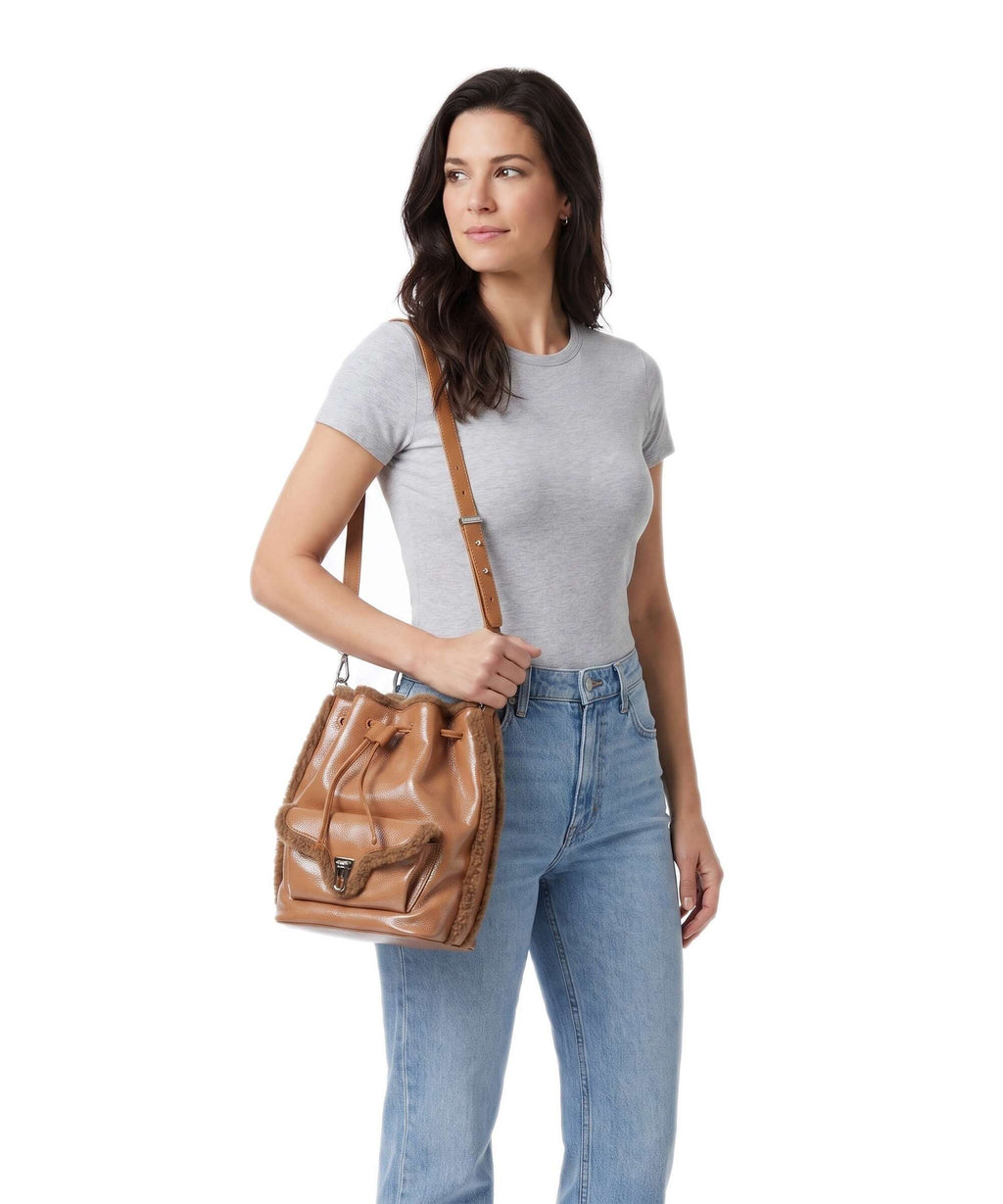 Coccinelle Beat Bucket bag robin