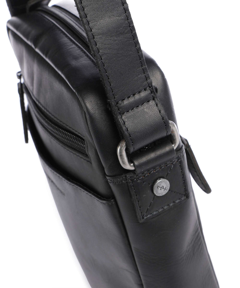 The Chesterfield Brand Wax Pull Up Cow Laveno Crossbody bag black