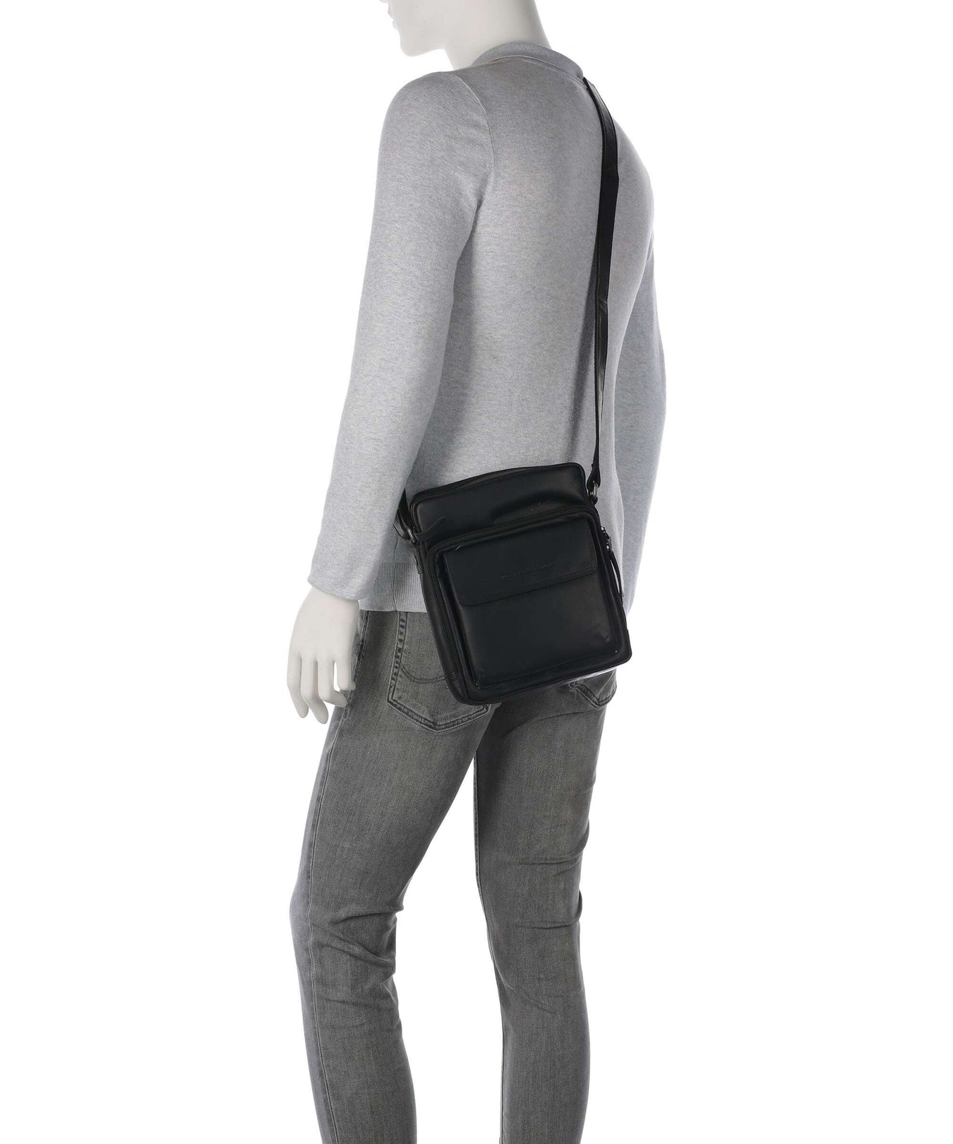 The Chesterfield Brand Wax Pull Up Cow Montira Crossbody bag black