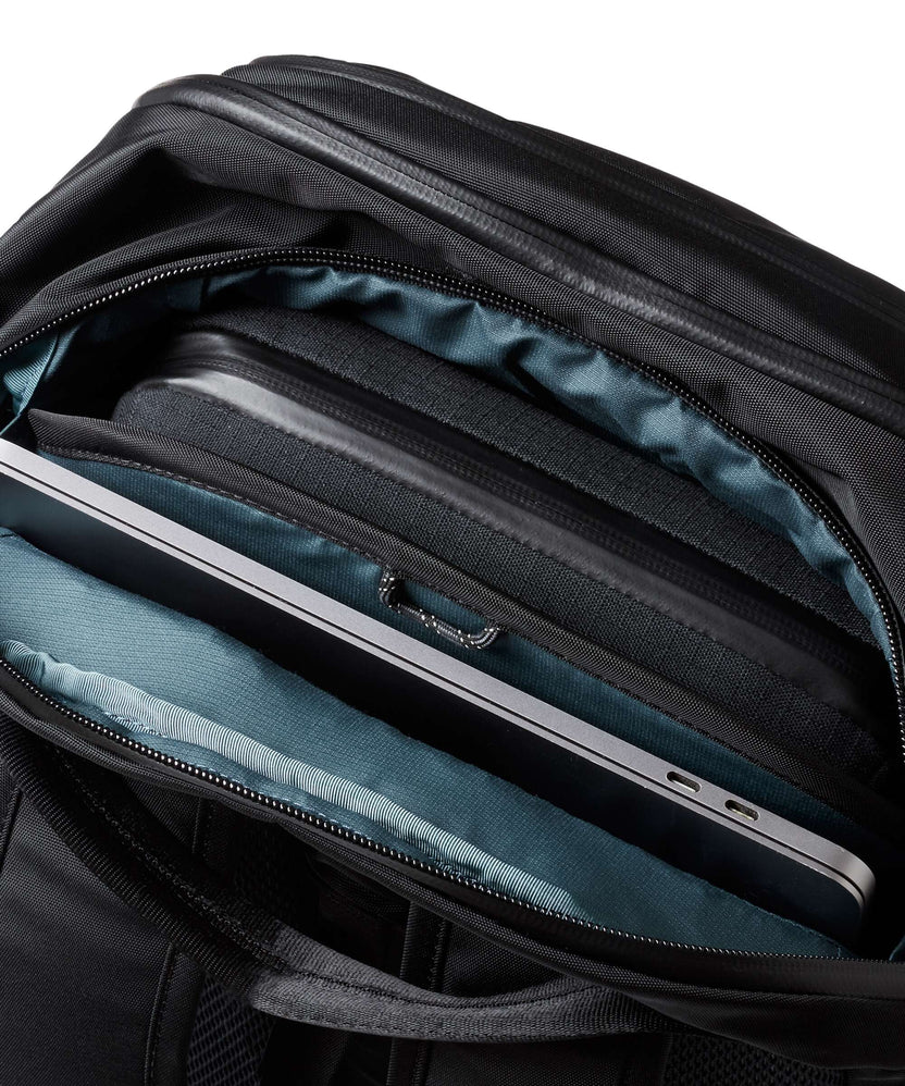 Bellroy Transit 28L Pro Backpack black